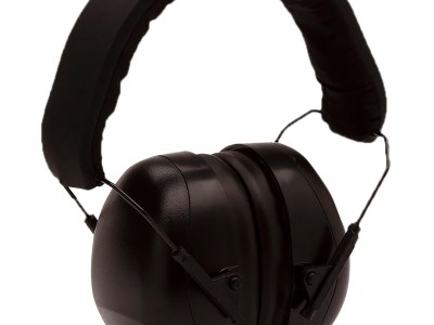 Pyramex VGPM8011C Venture Gear V80 Muff Foam 26 dB 32 dB Over the Head Black Adult 1 Pair