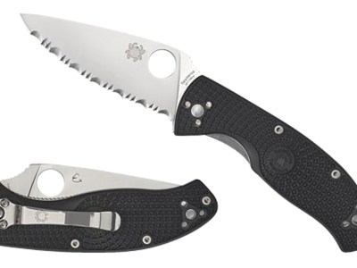 Spyderco C122PBK Tenacious Lightweight 3.39″ Folding Plain Satin 8Cr13MoV SS Blade/Black Bi-Directional Texturing FRN Handle Includes Pocket Clip