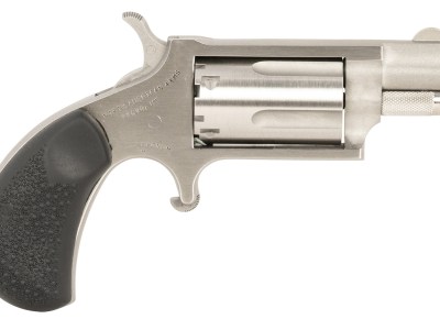 North American Arms 22MSGRCHSS Mini-Revolver Carry Combo Sports South Exclusive 22 WMR 5 Shot 1.13″ Stainless Steel Barrel, Frame & Cylinder, Black Rubber Grip, Exposed Hammer, Side Carry Holster