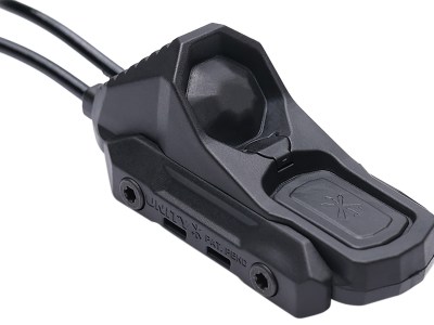 Unity Tactical LLC AXNSSI7B Axon  Sync  Black Surefire/Crane Laser