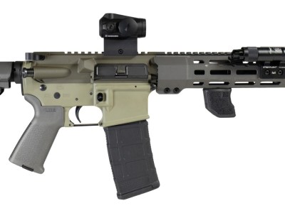 Shark Coast Tactical SCCSNKYSD300002 Sneeky Pete Deluxe 300 Blackout 30+1 7.50″ Threaded Barrel, Aluminum Receiver w/Picatinny Rail, M-LOK Handguard, SB Tactical SBA3 Brace, Vortex Crossfire Red Dot,